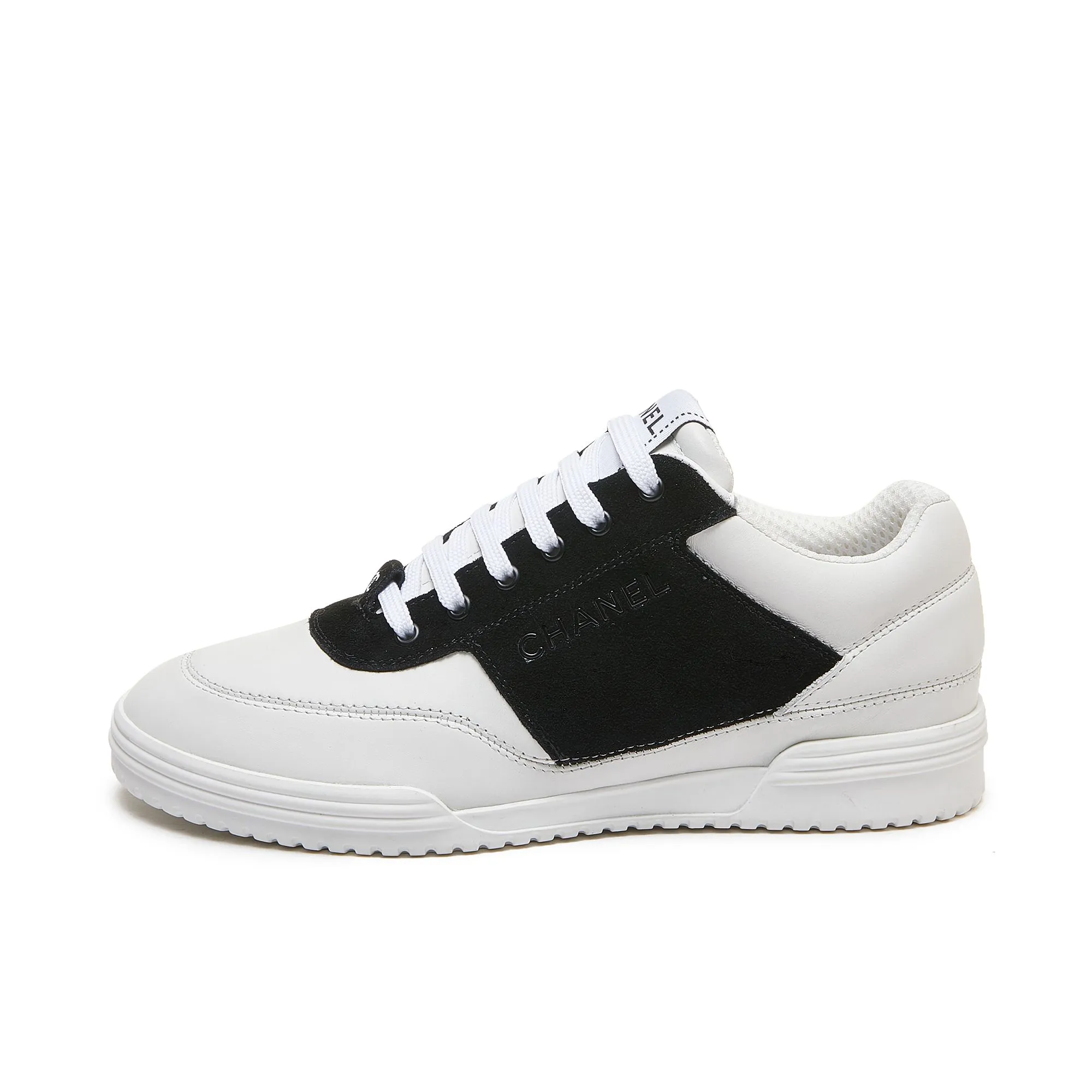 👟👟Ex-factory price 500👟👟 Chanel Chanel - 2023 counter top casual sports shoes This classic design; the upper is electro-embroidered with a variety of craftsmanship; the outsole is fashionable and sporty; it is extraordinary and incorporates a variety of color matching elements... The diversified mix and match is very beautiful and versatile, casual, fashionable, sports and outdoor can be taken into account... ꫛꫀꪝ Go➫ Material: ❶Upper is made of: Original imported cowhide ❷The inner lining is made of: original imported breathable mesh ❸Outsole is based on: original TPU combination outsole Special counter boutique packaging complete set for women 35–41